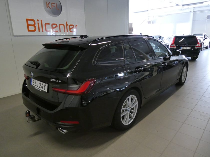 Bild 4 av BMW 330e xDrive Touring Drag-Värmare-Kamera-Navi-Carplay-SoV