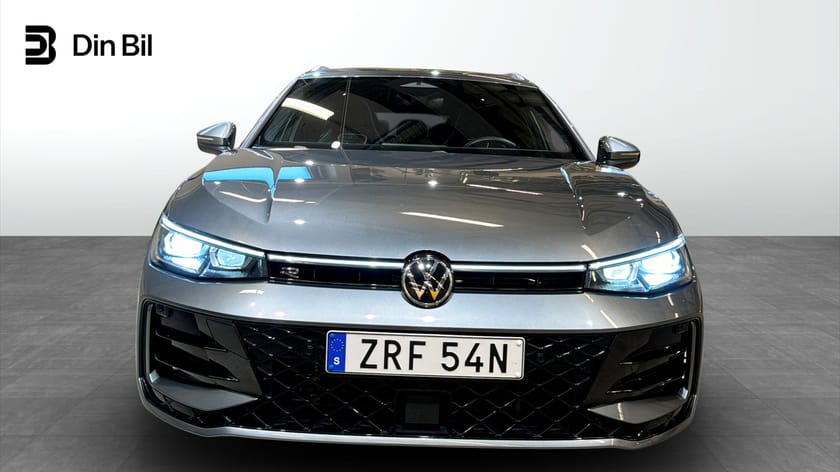 Bild 4 av Volkswagen Passat Variant eHybrid DSG SWE R-Line Panorama Drag Värmare