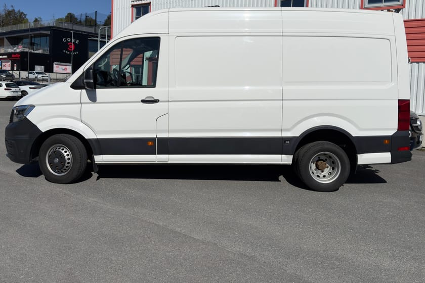 Bild 2 av Volkswagen Crafter 50 2.0 TDI RWD VERKSTADSINREDD KAMERA DRAG MOMSBIL