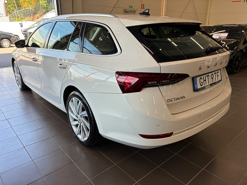 Bild 3 av Škoda Octavia Kombi iV Skoda Style Cockpit/Adaptiv Farthållare/Keyless