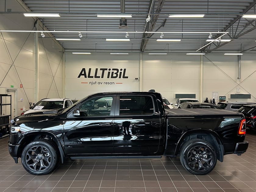 Bild 4 av RAM 1500 Crew Cab 5.7 HEMI 4x4 LIMITED NIGHT PANO/HUD/NAVI/H-K/LÅG SKATT!