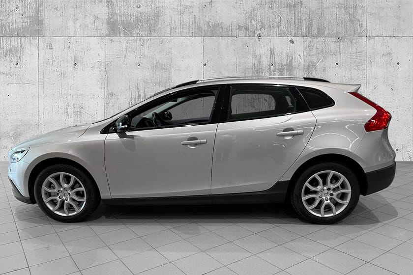 Bilde 3 av Volvo V40 Cross Country T3 Summum VOC|R-KAM|NAVI|SKINN
