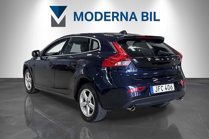 Bild 4 av Volvo V40 D3 Geartronic Momentum 150hk D-värm PDC Navi BLIS