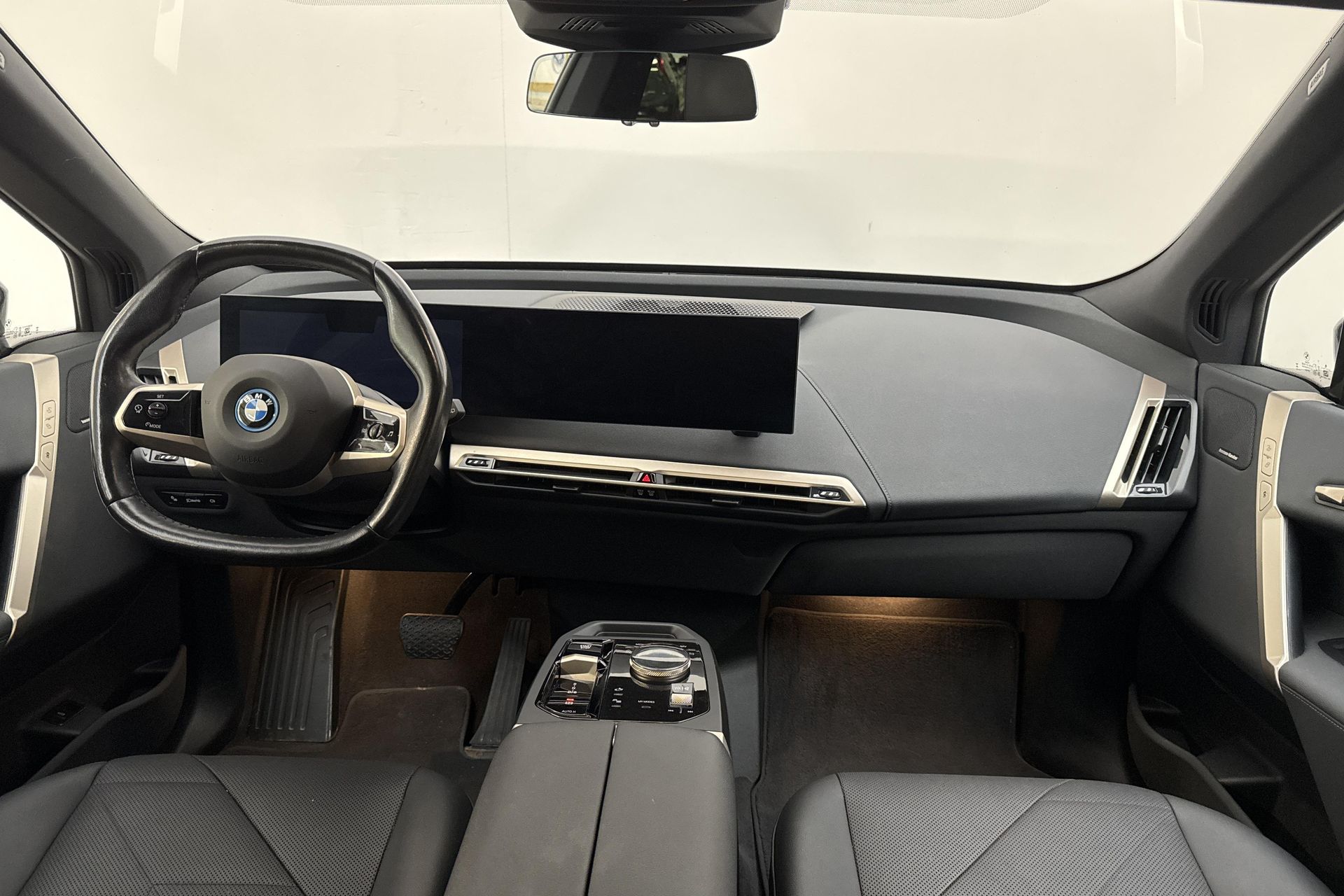 BMW iX xDrive40 2024, bild 7/10