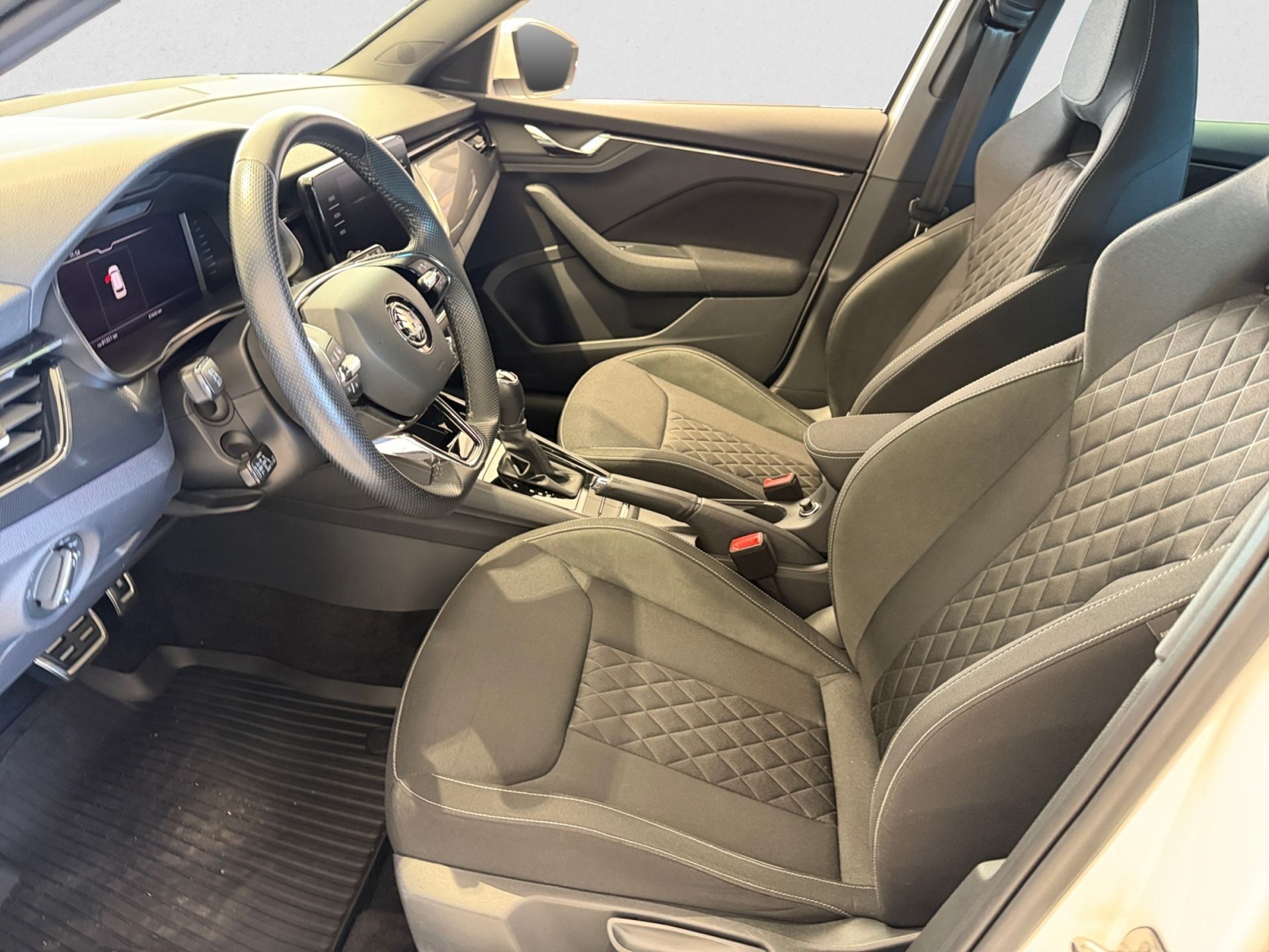 Skoda Kamiq 2021, photo 7/10