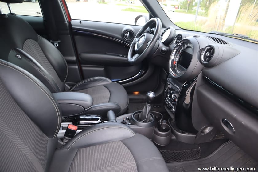 Bild 4 av MINI Countryman Cooper ALL4 1.6  122hk Connected Navi Svensksåld