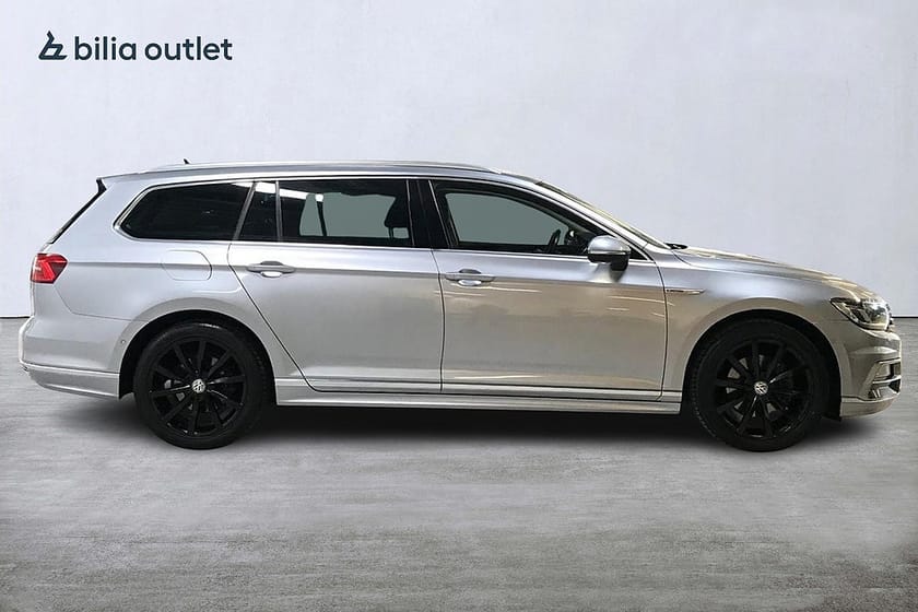 Bild 5 av Volkswagen Passat Sportscombi 2.0 TDI 4Motion R-Line 190hk Cockpit Drag