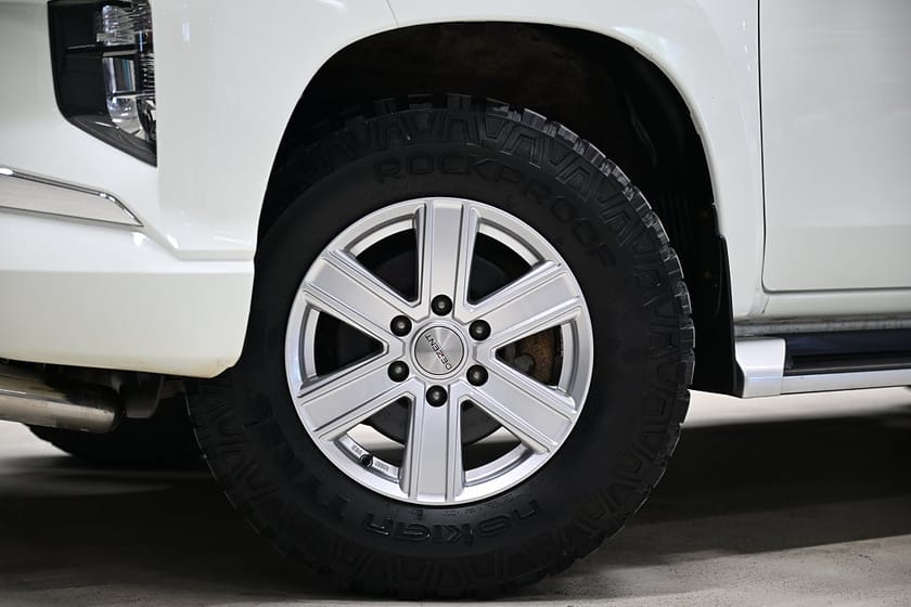 Bild 3 av Mitsubishi L200 Club Cab 2.2 Di-D 4WD 150HK Kåpa|Drag|Värmare|EnÄgare|Leasbar