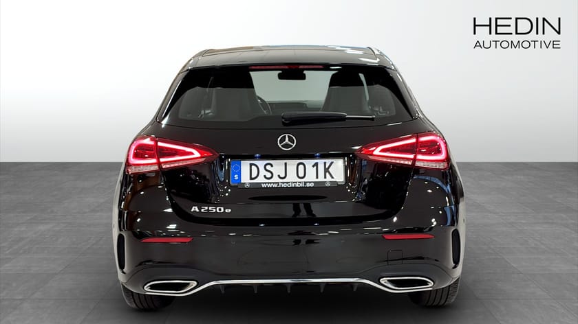 Bild 4 av Mercedes-Benz A 250 e | AMG | Taklucka