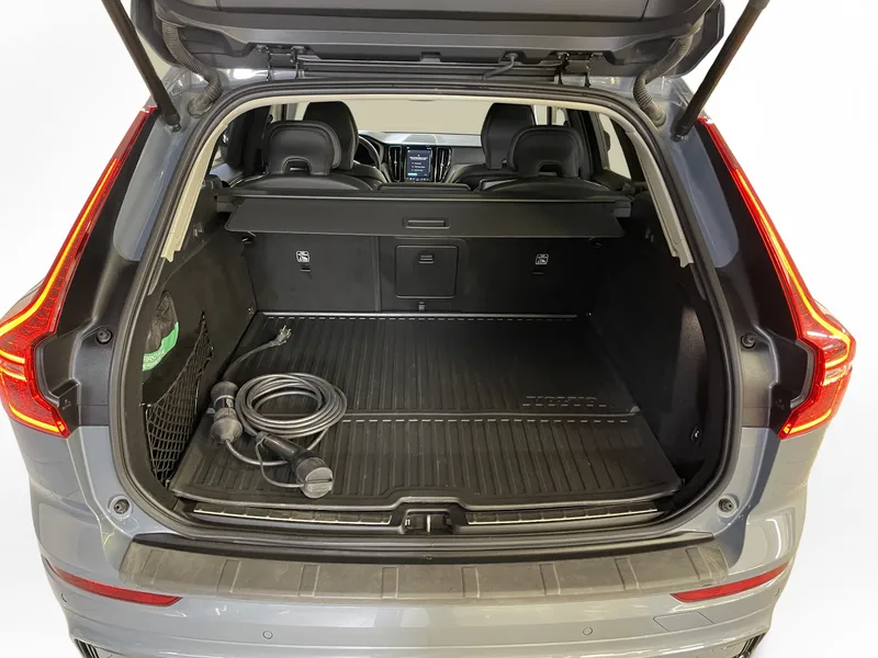 Bild 10 av 10 – Volvo XC60 Recharge T8 Plus Dark