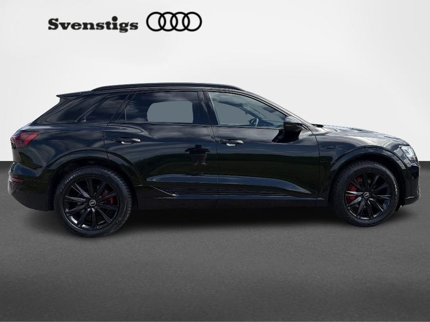 Bild 3 av Audi Q8 55 e-tron quattro S LINE 300,00 KW