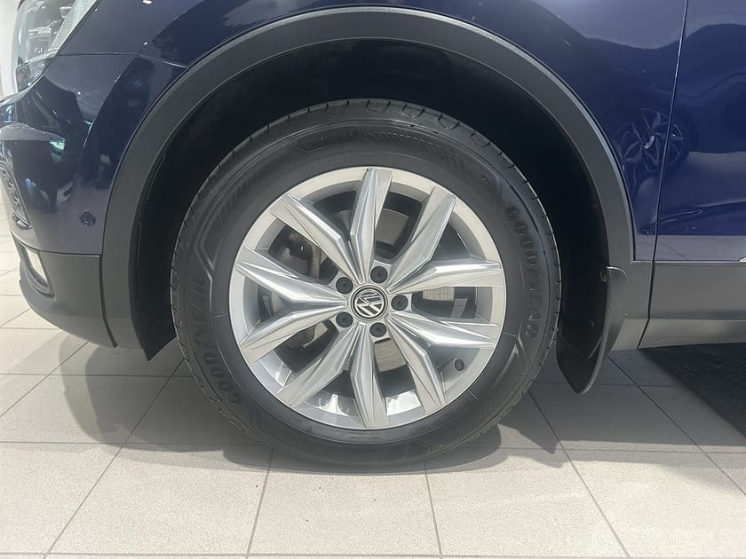 Bild 4 av Volkswagen Tiguan 2.0 Tsi 180hk 4M Värmare|Drag|B-Kamera