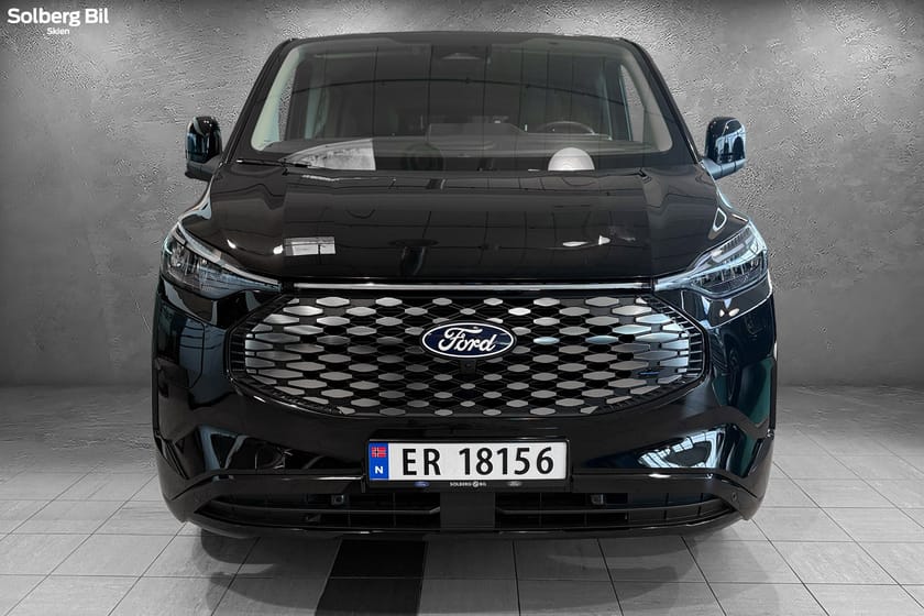 Bilde 2 av Ford E-Tourneo Custom 340 TITANIUM X L2/ HENGER.F/ EL.SKYVEDØRER/ B&O/ 360.K