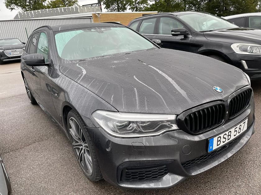 Bild 2 av BMW 530d xDrive Touring M-SPORT 265HK 4x4 Läder Panorama