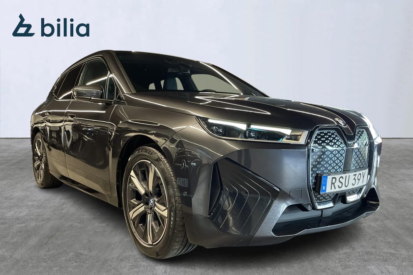 Bild 3 av BMW iX xDrive50 Sport Package/Drag/Shadow/360/V-Hjul/Moms