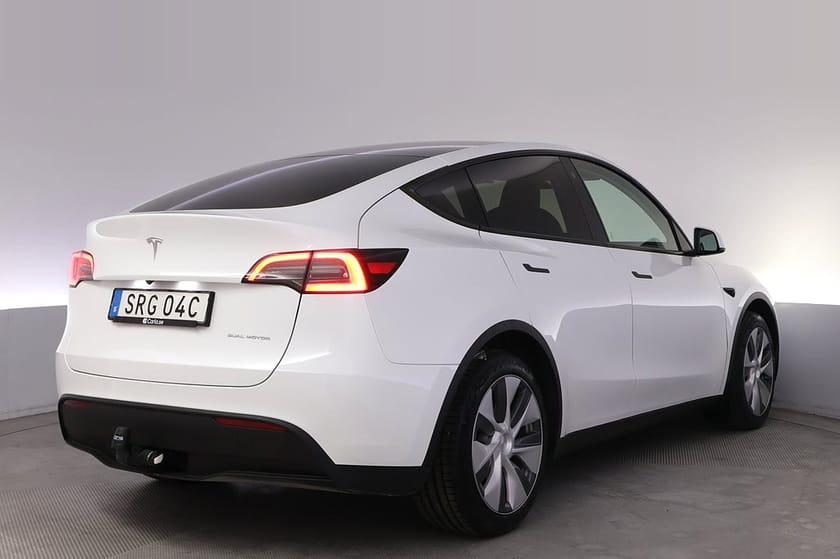 Bild 5 av Tesla Model Y Long Range AWD Autopilot Pano Drag