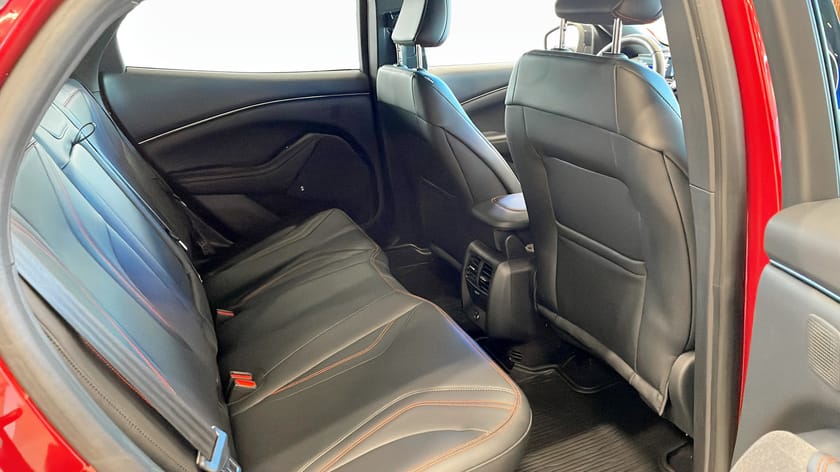 Bild 5 av Ford Mustang Mach-E Long Range AWD / B&O / 360-kamera