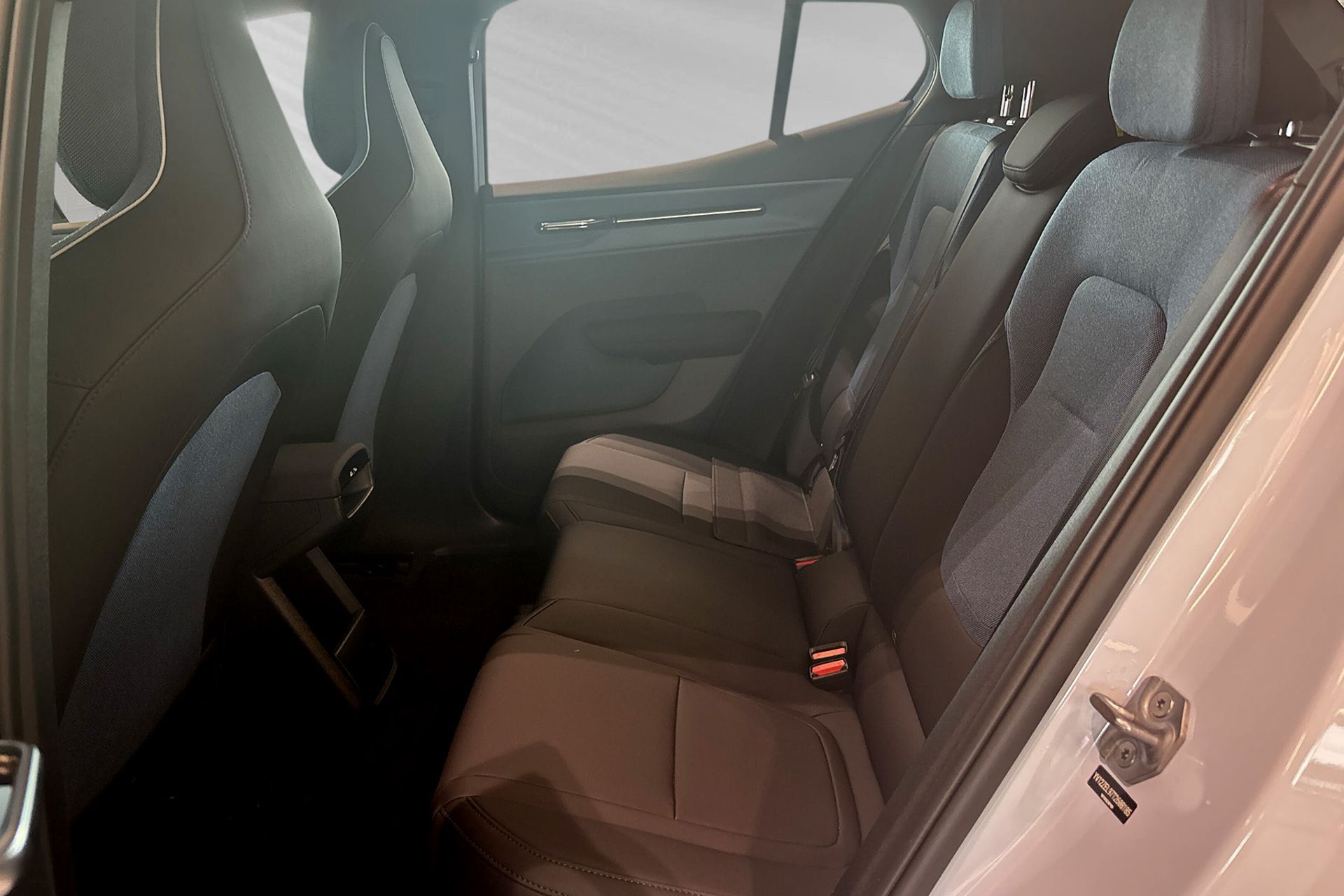Volvo EX30 P5 Long Range 2027, bild 7/10