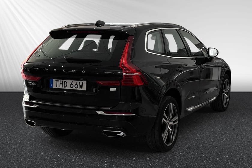 Bild 4 av Volvo XC60 Recharge T6 Inscr Expr / Luftfjädring / HarmanKardon / 360kam / Akustikrutor