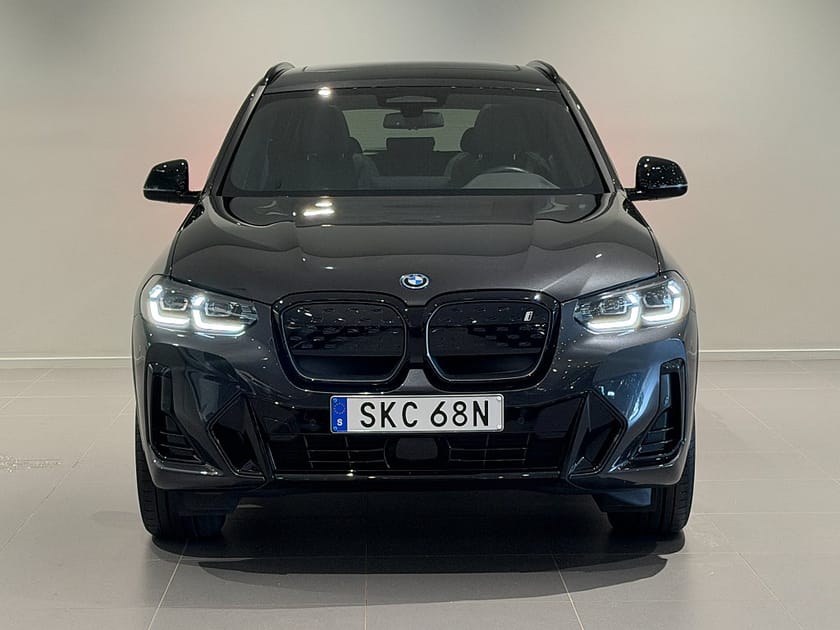 Bild 2 av BMW iX3 Charged M Sport Drag Adpt Farth Panorama Elstolar 19"