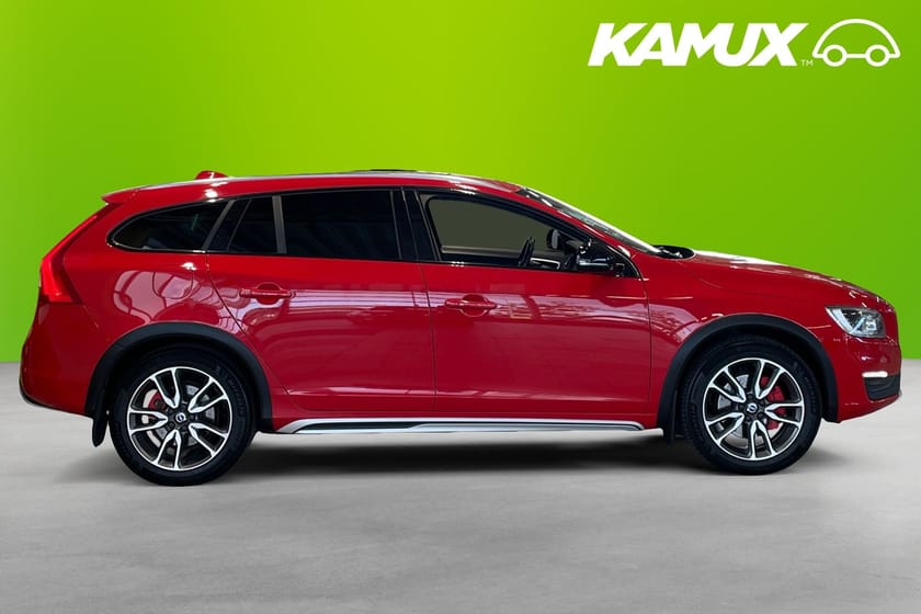 Bild 2 av Volvo V60 Cross Country D4 Polestar Summum Läder Drag  220hk Drag skinn AWD