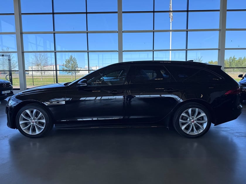 Bild 2 av Jaguar XF 20d Sportbrake Signature RS | Vämare | Drag | CarPlay |