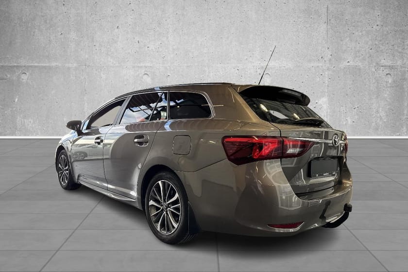 Bilde 2 av Toyota Avensis Stasjonsvogn Active , Tectylert når ny.
