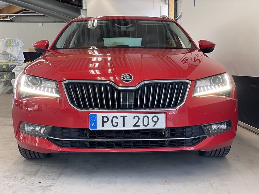 Bild 3 av Škoda Superb Kombi Skoda Combi 2.0 TDI 190 DSG 4X4 Drag Värmare Canton