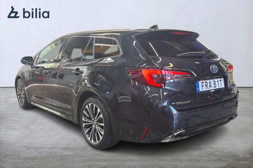 Bild 2 av Toyota Corolla Touring Sports Hybrid 1,8 Style Appstyrd Värmare MOMS