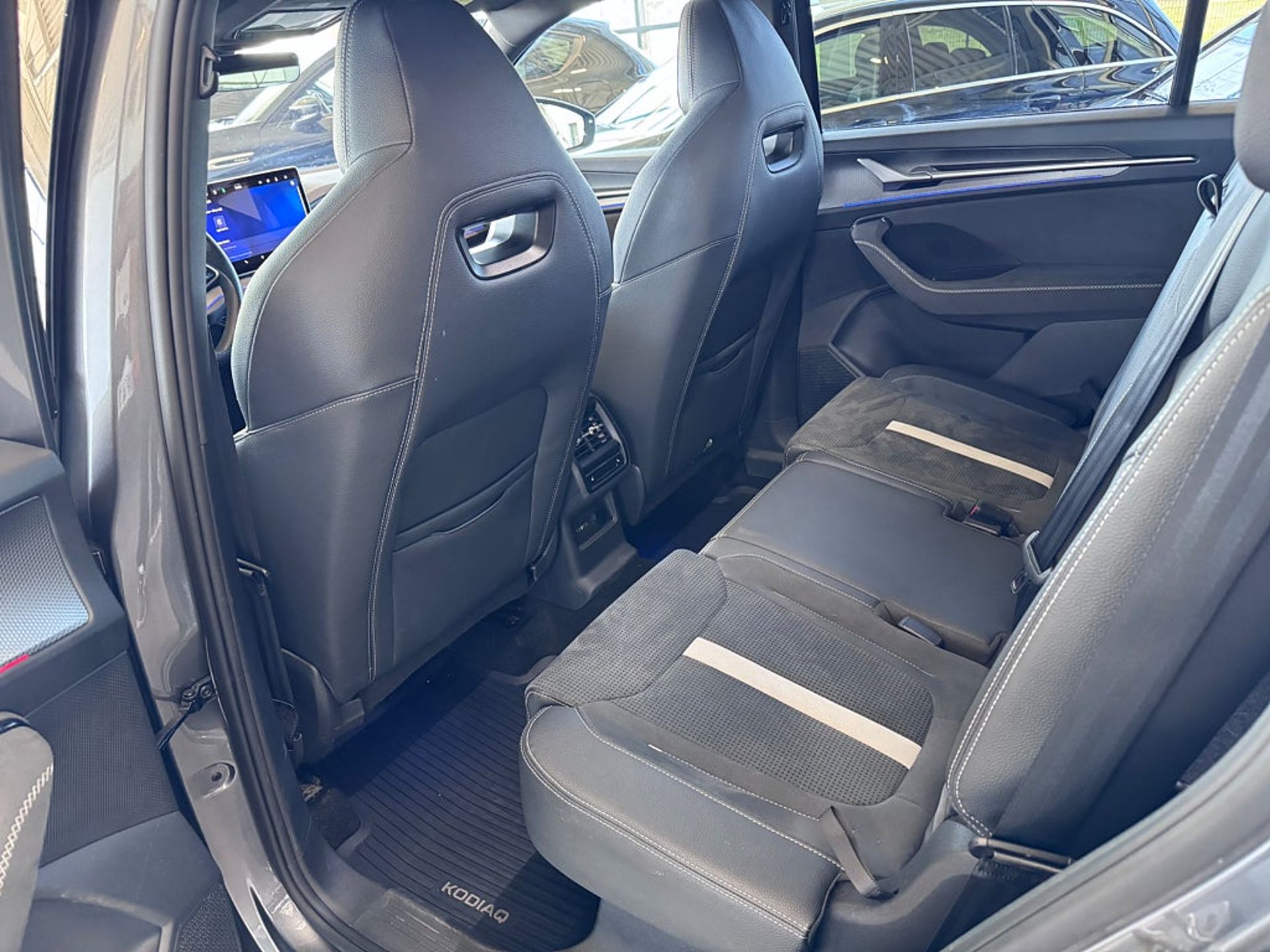 Skoda Kodiaq 7-sits 2.0 TDI 2026, bild 7/10