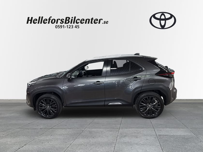 Bild 3 av Toyota Yaris Cross Hybrid AWD-i Adventure DRAG Vhjul LED ramp