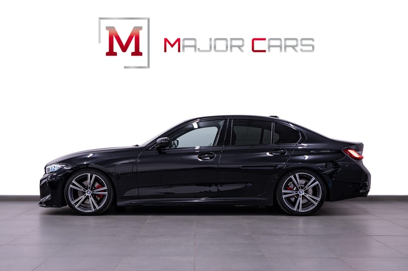 Bild 4 av BMW 330e xDrive Sedan M Sport Innovation H/K HuD 19" Jahre Drag 292hk