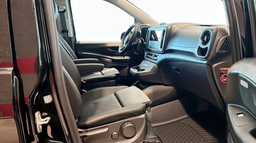 Bild 5 av Mercedes-Benz Vito Tourer 119 CDI 4x4 3.1t MIXTO EX. LÅNG PRO