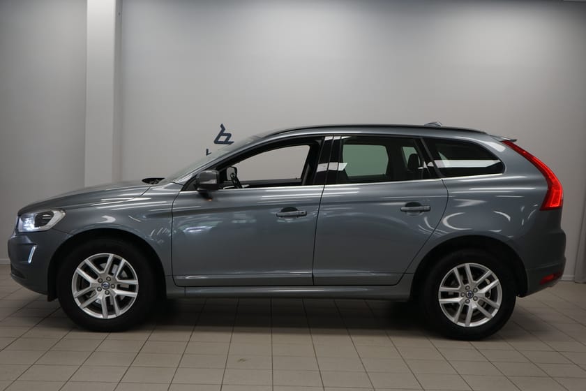 Bild 2 av Volvo XC60 D4 AWD Classic Momentum | BLIS | Drag | Navigator | Parkeringskamera bak |