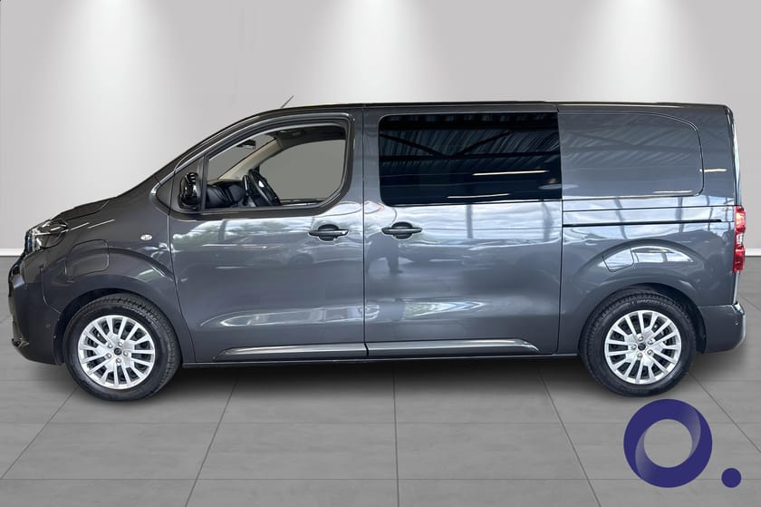 Bilde 2 av Peugeot e-Expert Mester L2 75 KWH, Godt utstyrt!