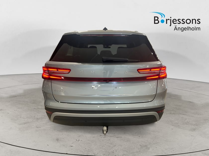 Bild 4 av Škoda Kodiaq SELECTION 1,5 TSI M-HEV 150 HK Aut, 7-sits, Drag