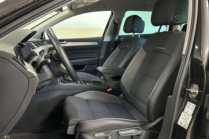 Bild 4 av Volkswagen Passat Alltrack 2.0 TDI 4Motion Alltrack/SUPERDEAL 3,95%/CARPLAY/DRAG