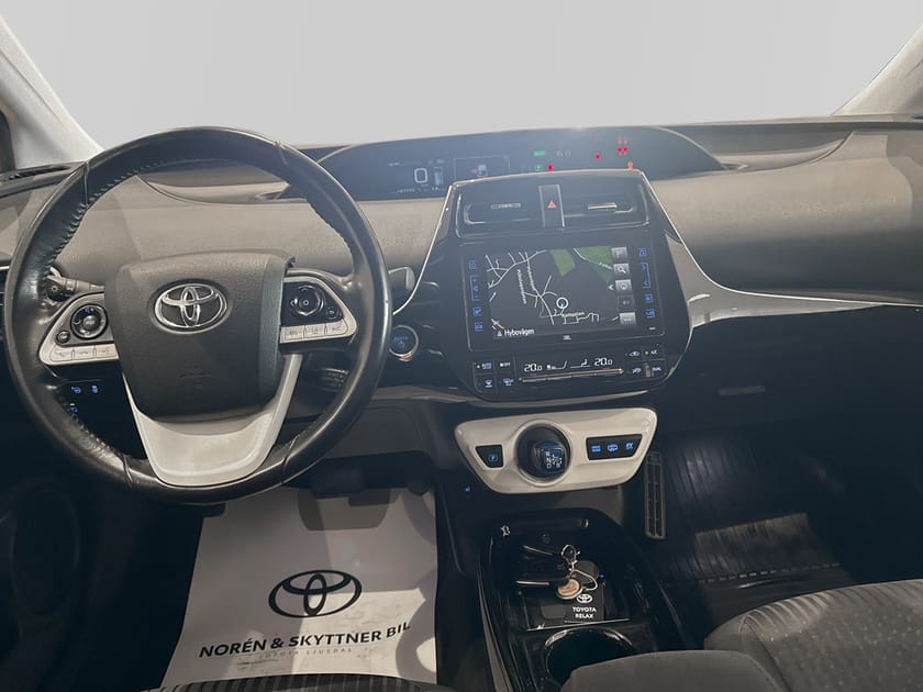 Bild 1 av Toyota Prius Plug-in Hybrid Executive /Vhjul/LED-ramp