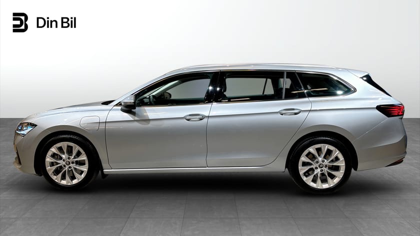 Bild 2 av Škoda Superb iV Kombi Selection 1,5 TSI DSG | Drag/B-kamera