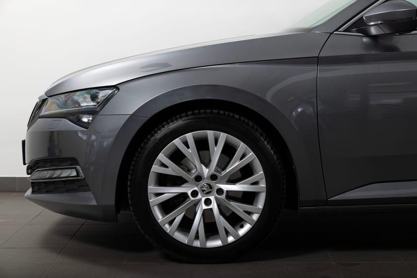 Bild 4 av Škoda Superb Kombi 2.0 TDI 4x4 DSG 200hk Canton/Pvärmare/Drag/Blind Spot