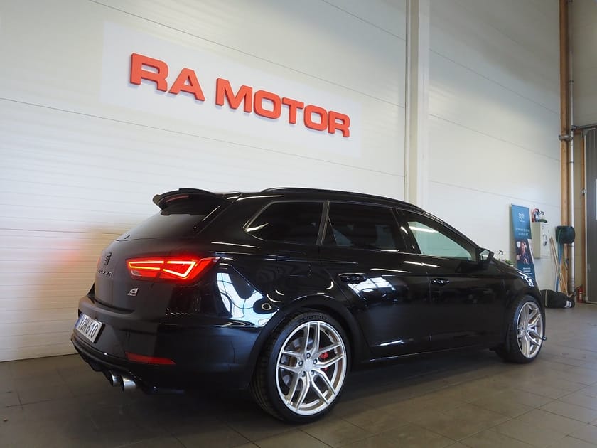 Bild 5 av SEAT León Cupra ST ST 2.0 TSI 300hk 4Drive |Pano|Backkamera|Milltek|