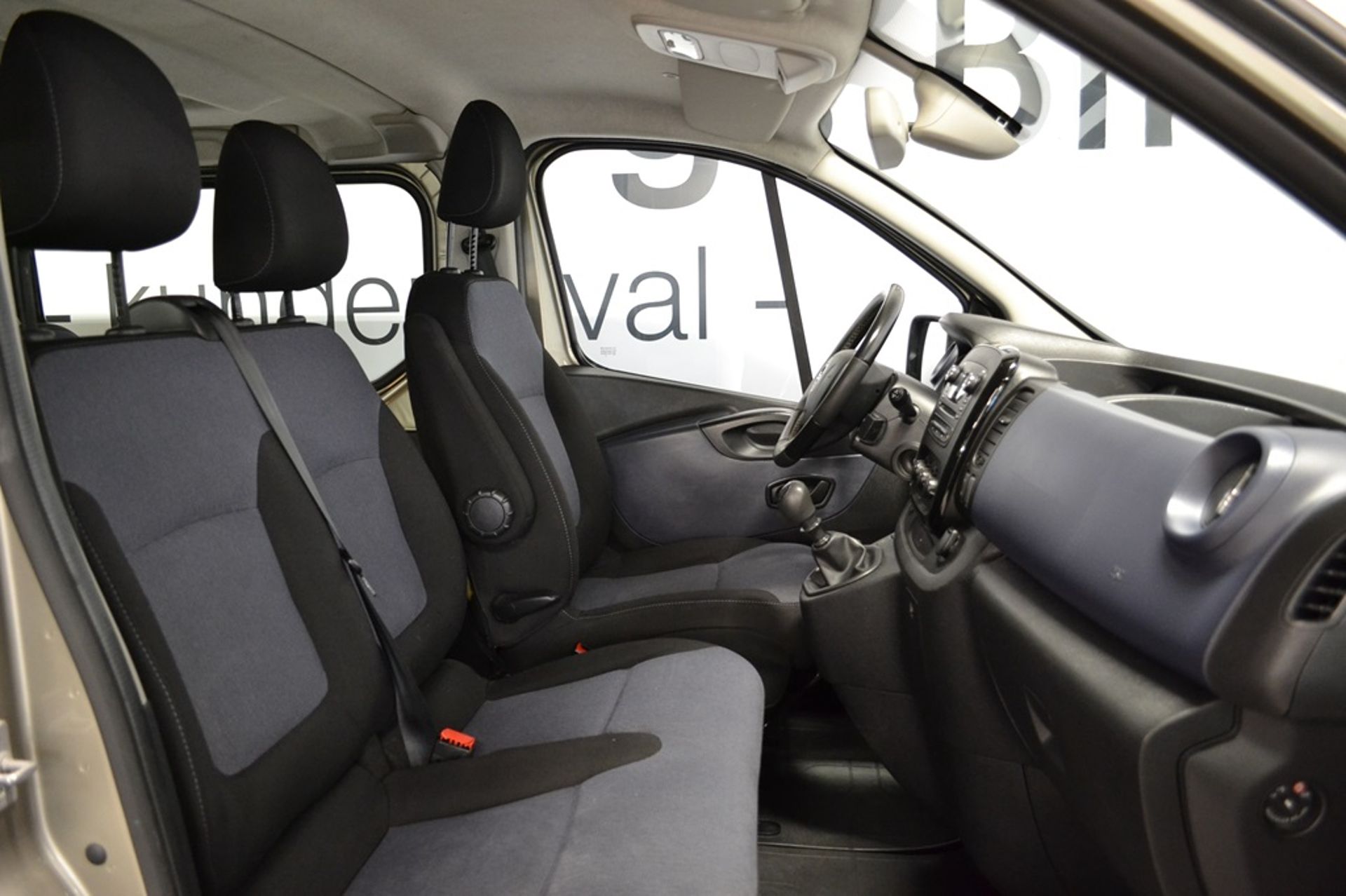 Opel Vivaro 1.6 CDTI BIturbo 2017, bild 6/14