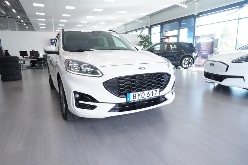 Bild 5 av Ford Kuga Plug-In Hybrid ST Line Backkamera Rattvärme Elstol Förare