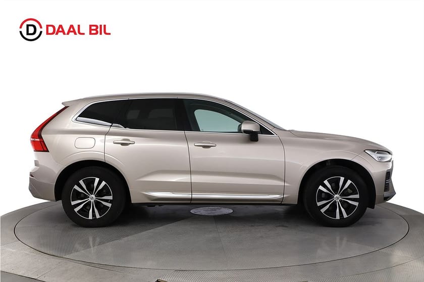 Bild 5 av Volvo XC60 RECHARGE T6 AWD 18,8 kWh 350HK CORE BRIGHT PANO DRAG