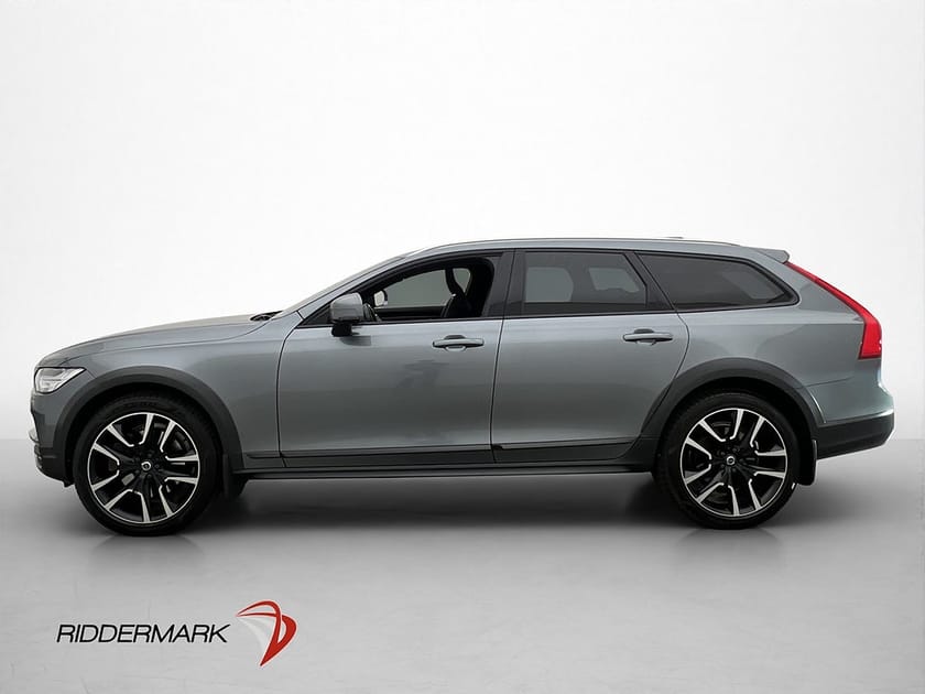 Bild 5 av Volvo V90 Cross Country D4 Polestar AWD Pano B&W Luft 360°
