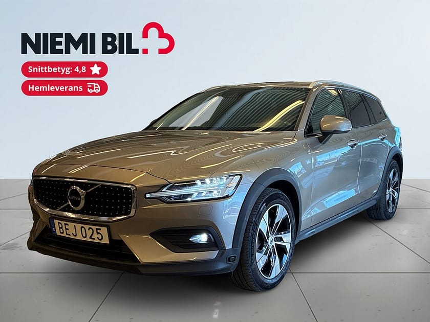 Bild 1 av Volvo V60 Cross Country B4 AWD Momentum Harman-Kardon/Kamera/Navi/MoK/SoV-Hjul
