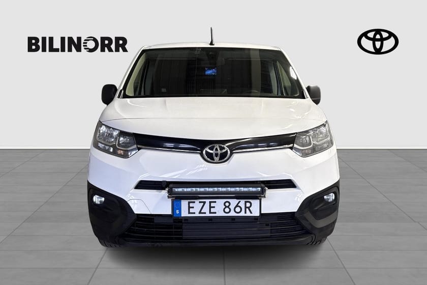 Bild 2 av Toyota ProAce City LONG 1,5D 100HK COMFORT/Ny motor/D-värm + skåp/Ledramp