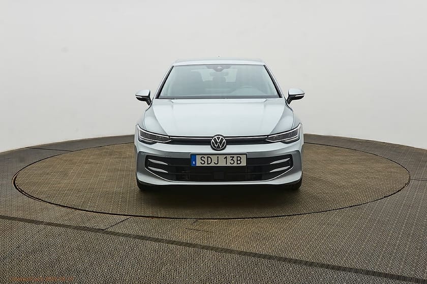 Bild 4 av Volkswagen Golf 1.5 eTSI Life P-värmare, kamera. 150hk