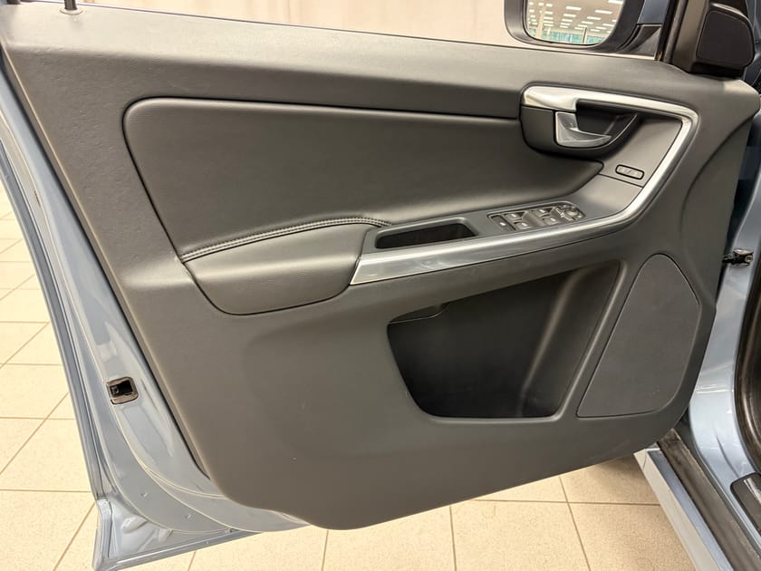 Bild 5 av Volvo XC60 D4 AWD Classic Summum | Drag | Klimatpaket |