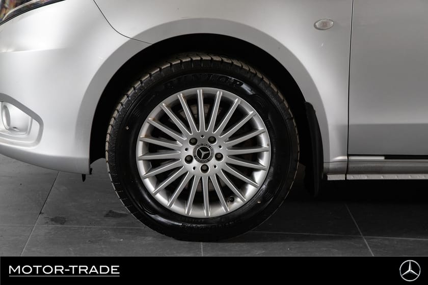 Bilde 5 av Mercedes-Benz Vito 119 BlueTEC 4MATIC 3.0t | 2xSkyvedører | Krok | Webasto | GARANTI
